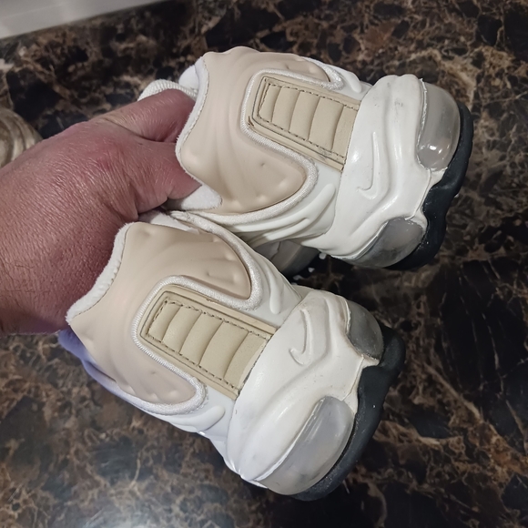 ⚫️  Nike AirMax Deluxe Streetwear/Lifestyle Shoes Size 7 Men/8.5 Women - Picture 7 of 13